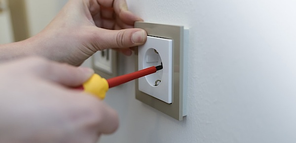Elektro­installation bei ElektroService Rauh GmbH in Ossig
